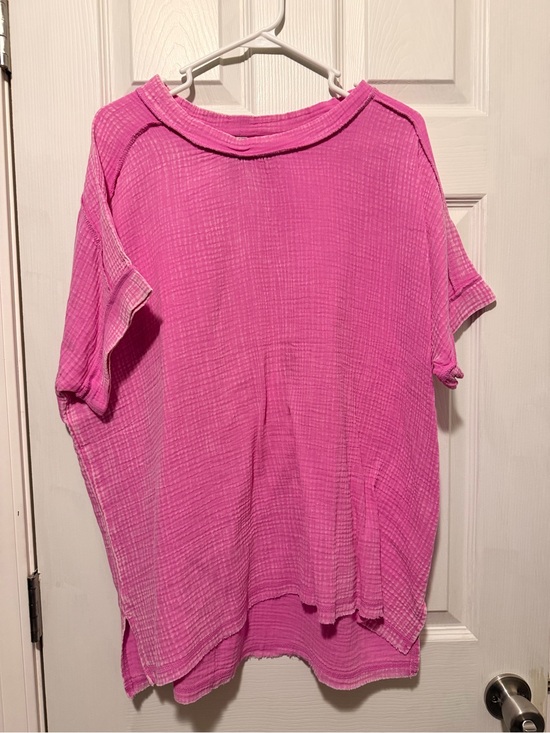 Zenana Outfitters Tops - Women's Relaxed Gauze Top - Bright Pink. Size L.